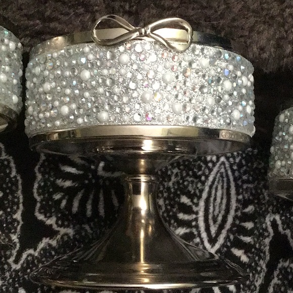 3 bath and body works pearl and rhinestone bow 3 wick holders - Picture 3 of 7